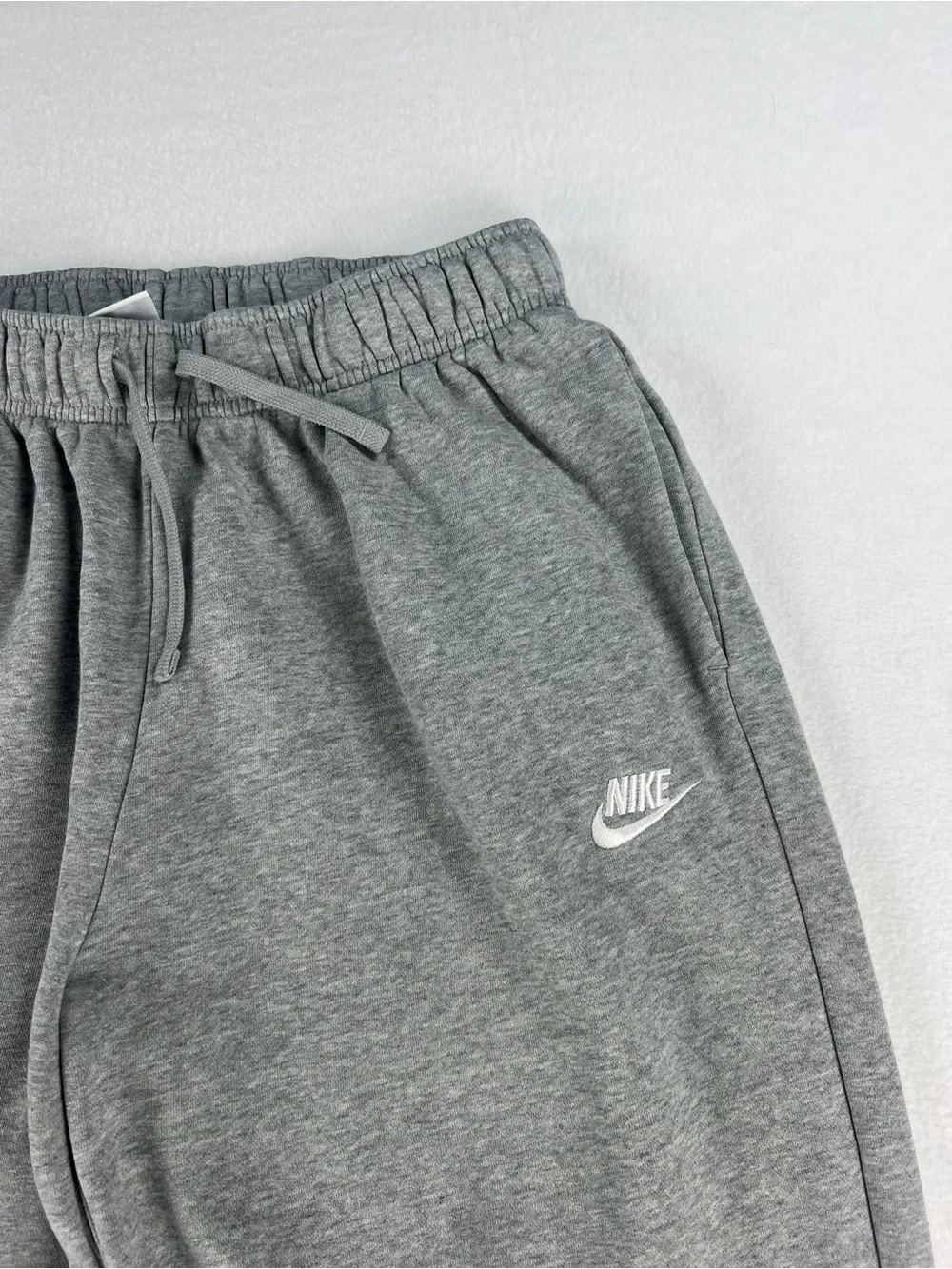 Nike Sportswear Club Fleece Sweatpants Joggers Heather Gray Mens Size M